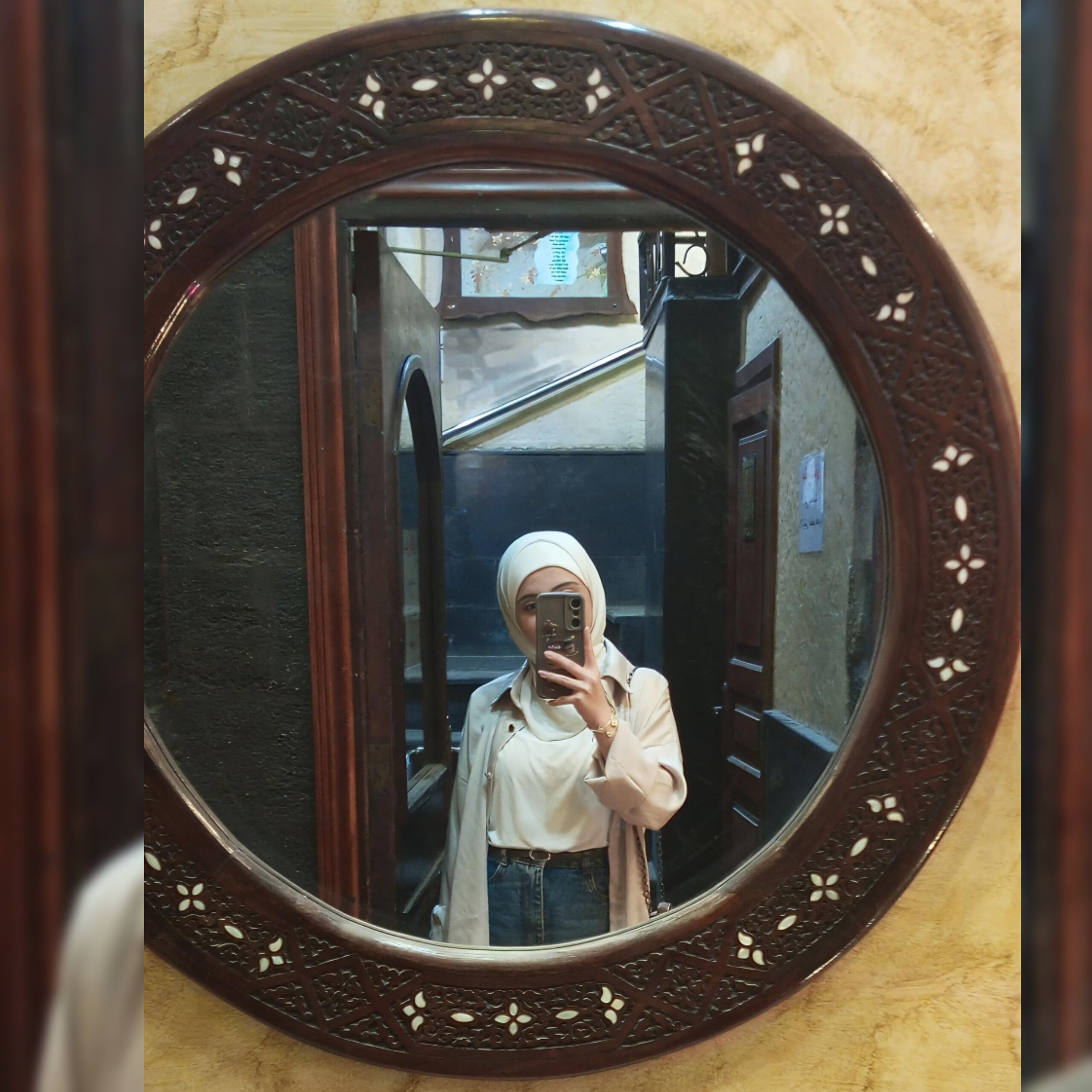 لجين عبد اللّٰه مؤيد
